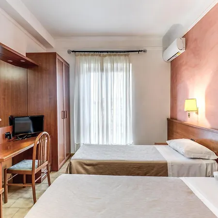 米勒罗斯酒店 *