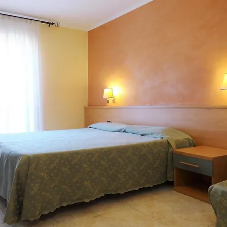 米勒罗斯酒店 *